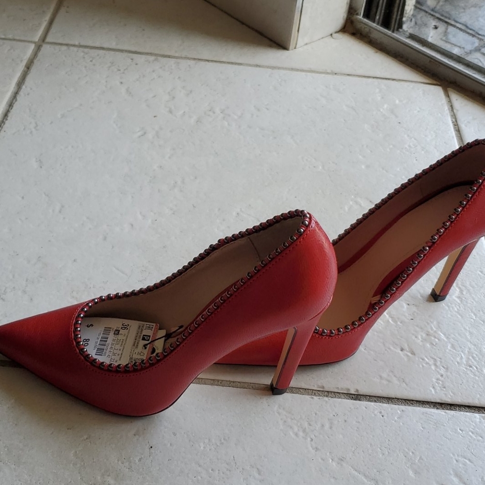 Shoes 👠 - Picture 3 of 5
